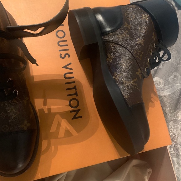 Louis Vuitton Ranger women’s boot - Picture 4 of 5